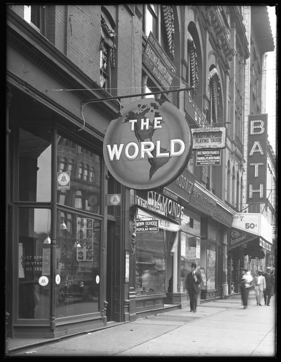 قم بالتوقيع على "العالم" في 155 W. 125th Street ، مدينة نيويورك ، 15 يونيو 1916 بواسطة وليام ديفيس هاسلر