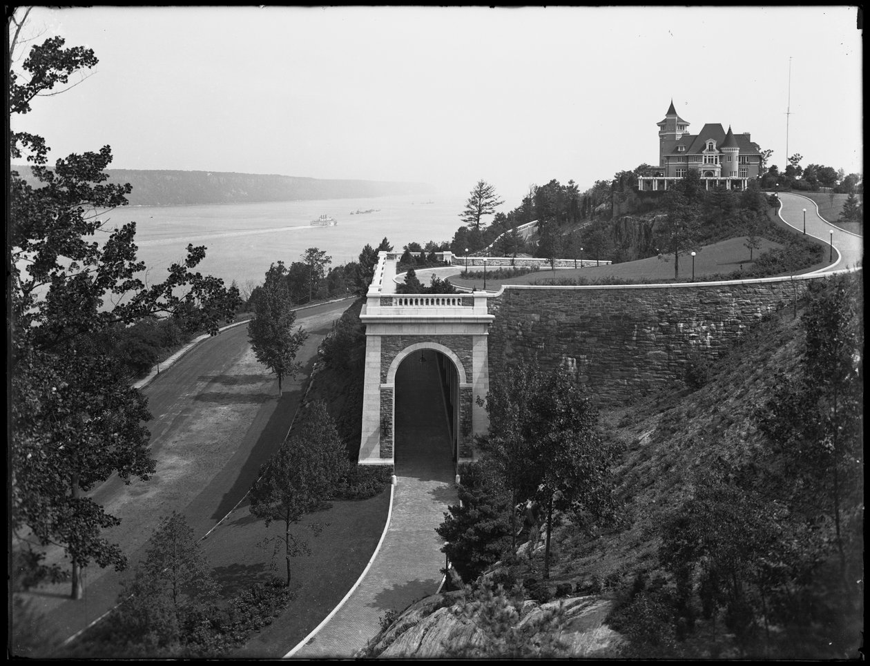 Tryon Hall ، Billings Estate ، Inwood ، مدينة نيويورك ، c.1914 بواسطة وليام ديفيس هاسلر
