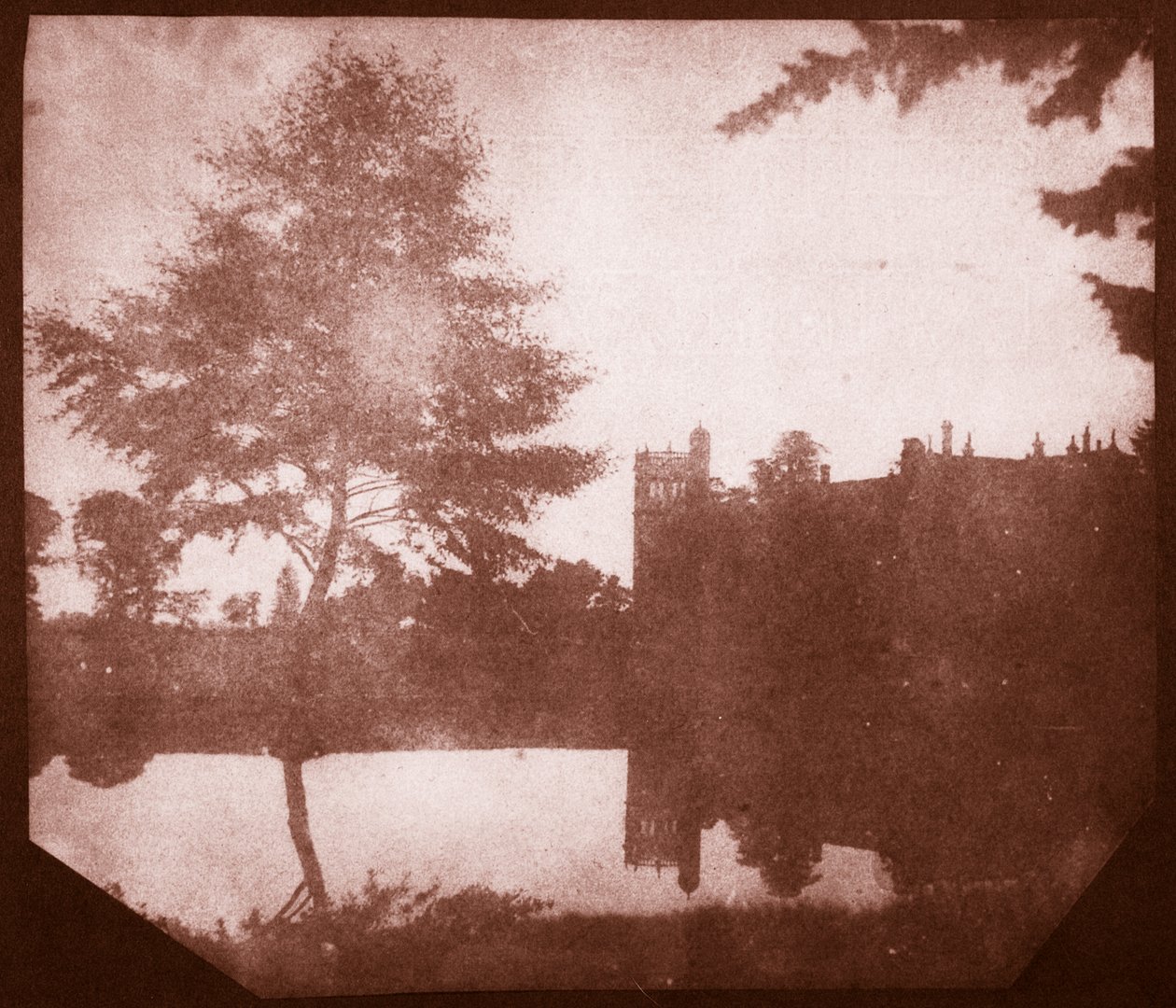 دير لاكوك في الانعكاس ، c.1840 (طباعة ورقة مالحة من سلبية calotype) بواسطة وليام هنري فوكس تالبوت