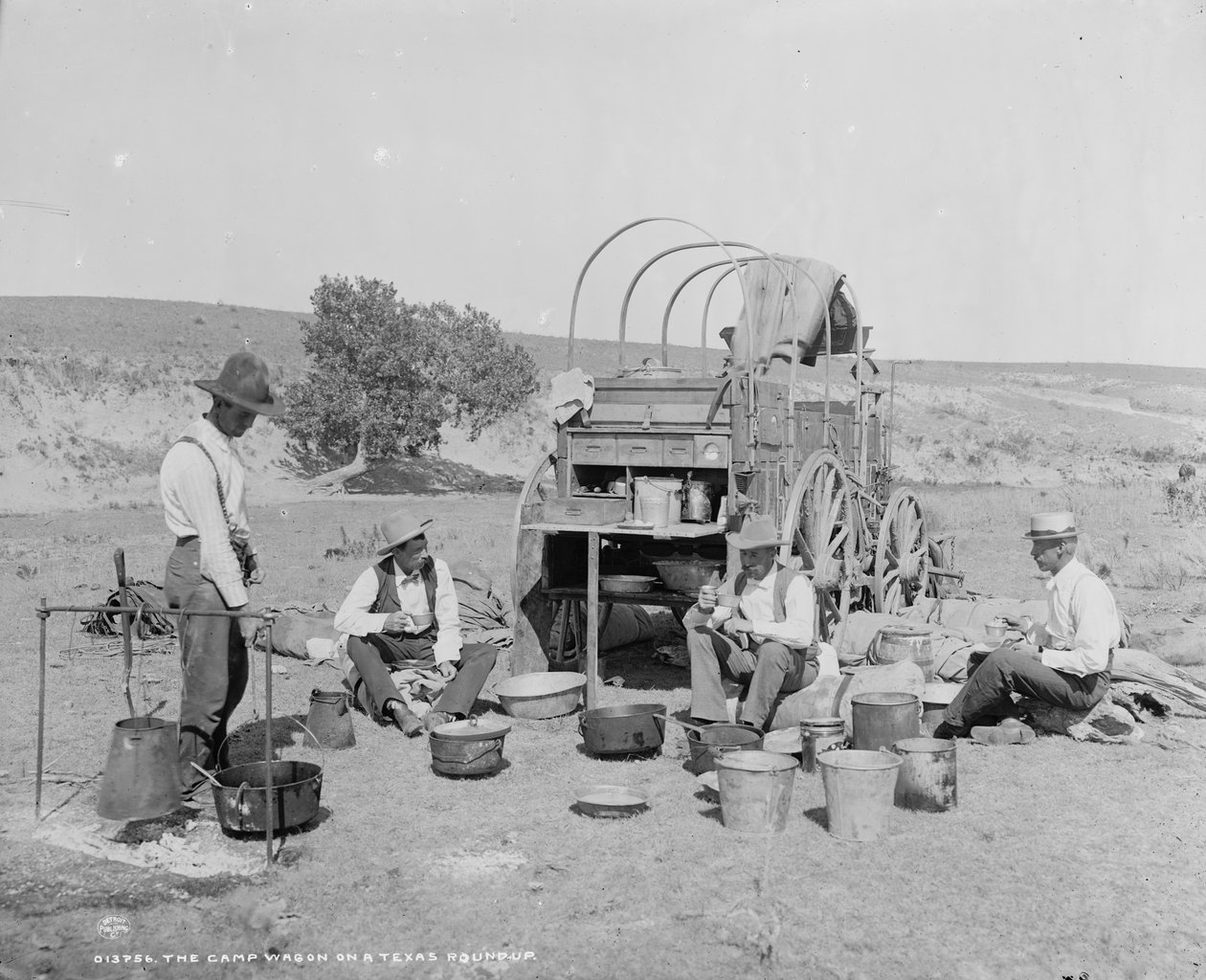 عربة معسكر على تقرير إخباري عن تكساس ، حوالي 1900 (صورة بالأبيض والأسود) بواسطة وليام هنري جاكسون
