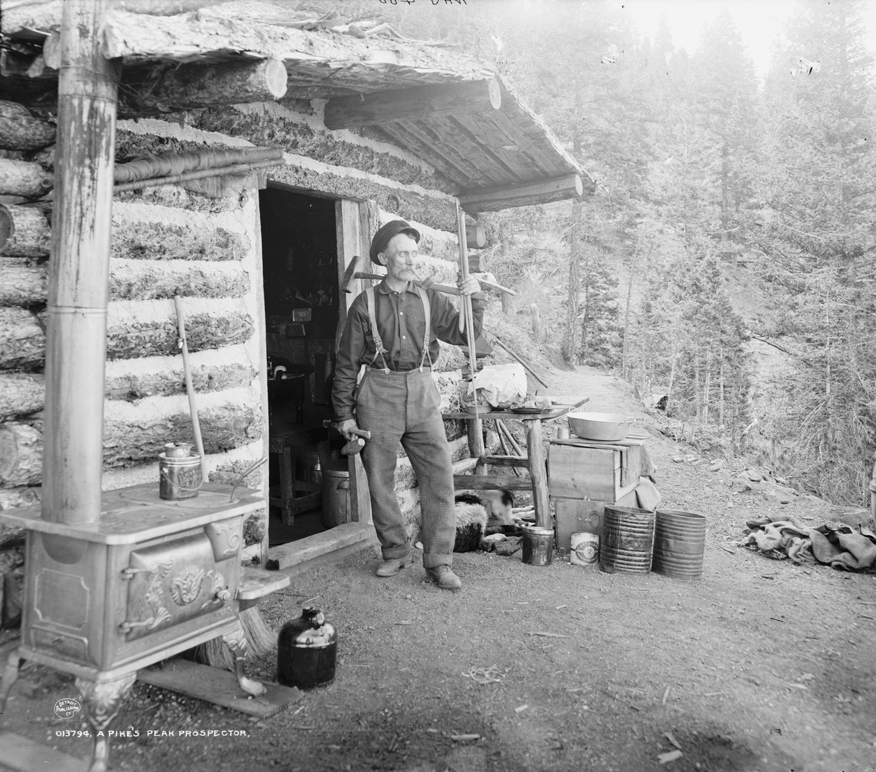 منقب Pike's Peak في كولورادو ، حوالي 1900 (b / w photo) بواسطة وليام هنري جاكسون