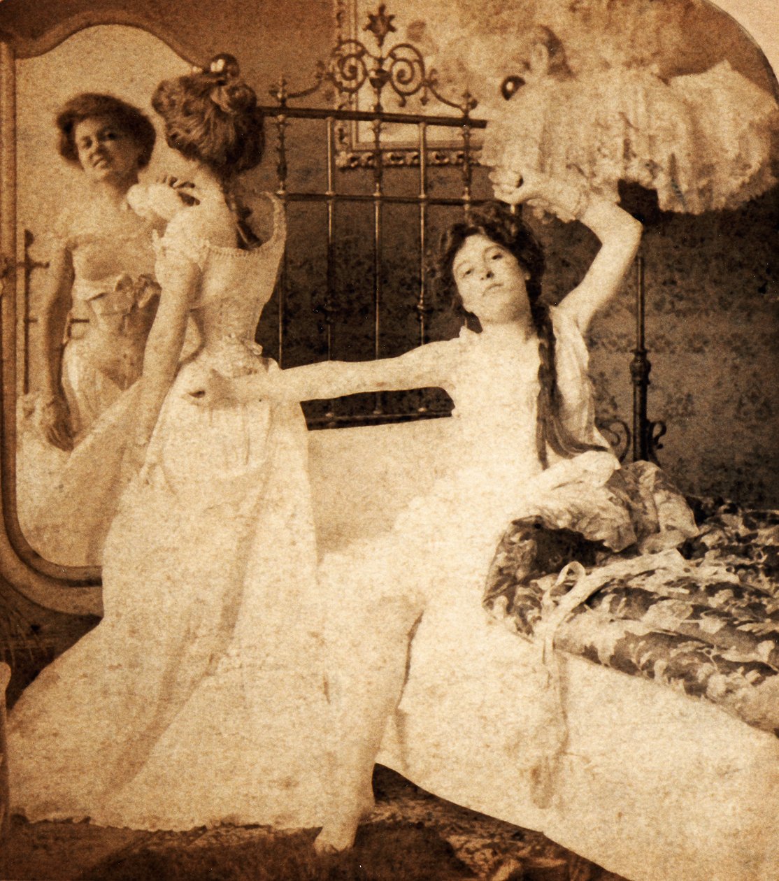 "The Riser Riser" ، بطاقة مجسمة فكاهية ، c.1900 (صورة بني داكن) (انظر أيضًا 473257) بواسطة وليام هيرمان راو