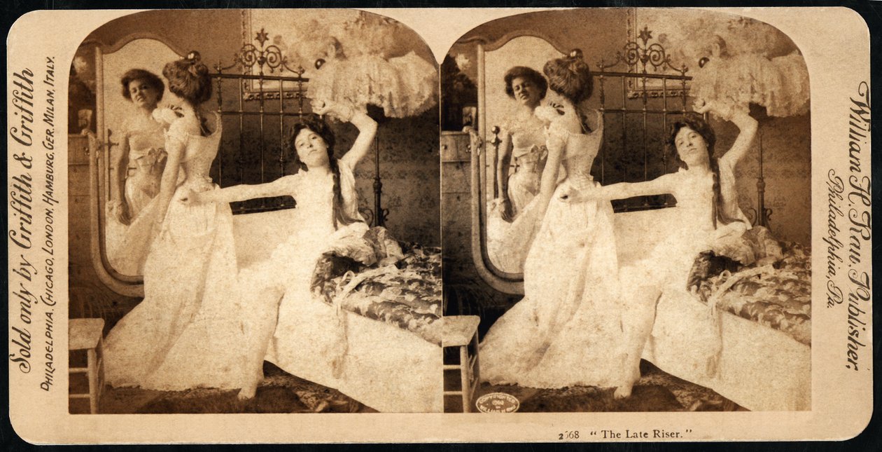 "The Riser" ، بطاقة مجسمة فكاهية ، c.1900 (صورة بني داكن) (انظر أيضًا 473258) بواسطة وليام هيرمان راو