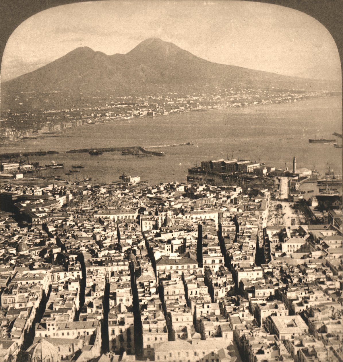 نابولي ، الخليج و Vesuvius ، إيطاليا ، 1897. بواسطة الأشغال واستوديوهات نحت الشمس