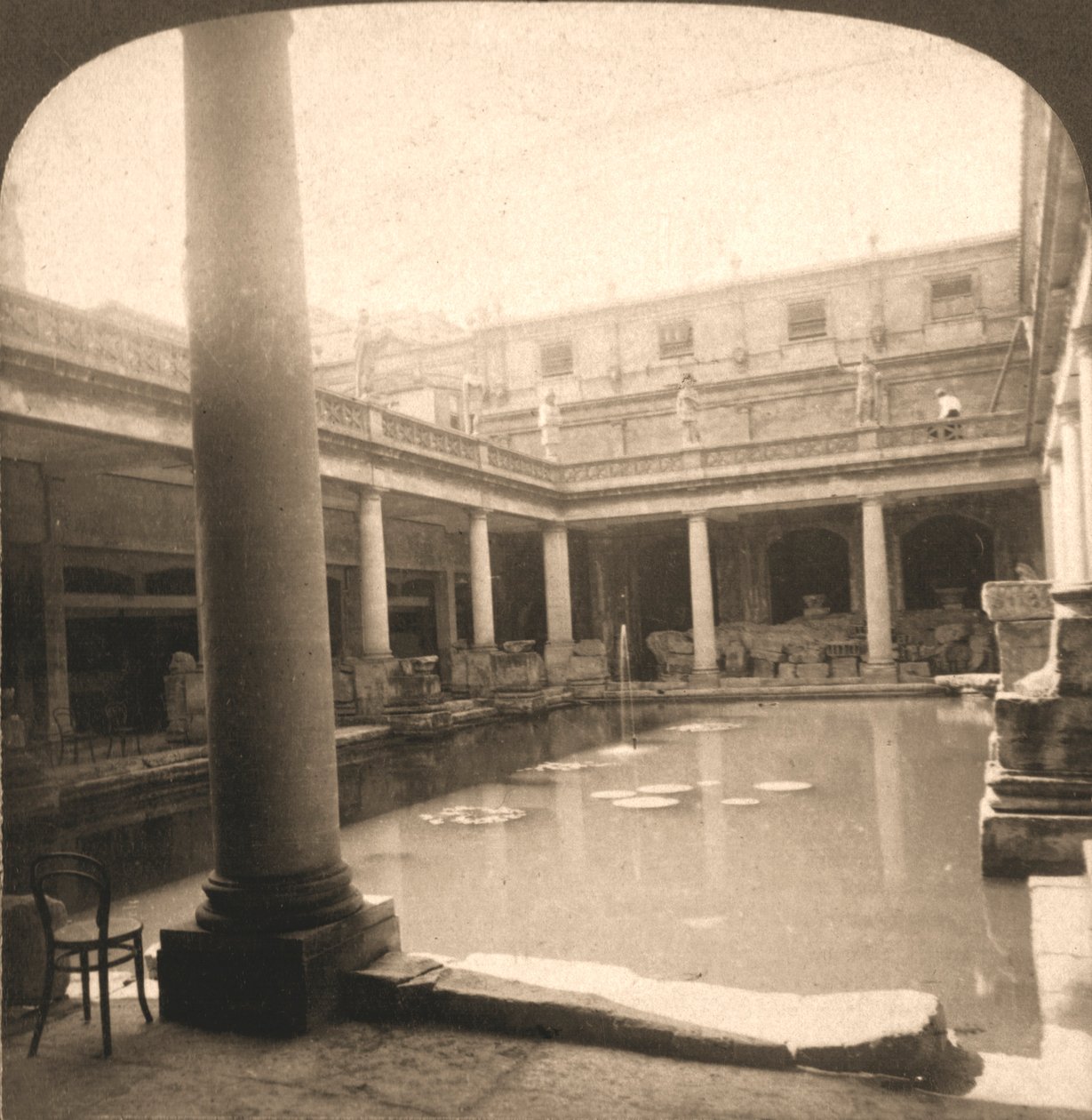 الحمامات الرومانية ، باث ، إنجلترا ، 1900. بواسطة الأشغال واستوديوهات نحت الشمس