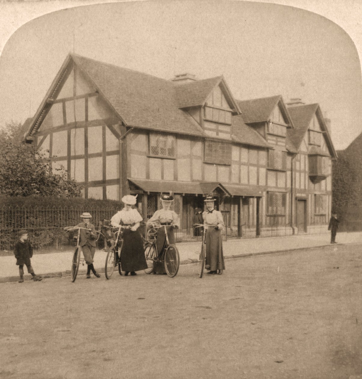 مسقط رأس شكسبير ، ستراتفورد أون آفون ، إنجلترا ، 1896. بواسطة الأشغال واستوديوهات نحت الشمس