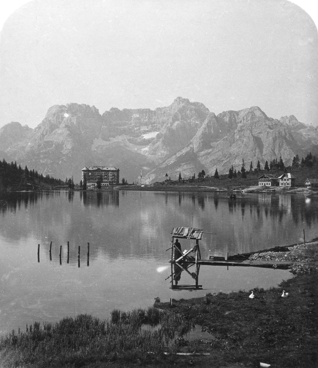 بحيرة ميسورينا ، قمم سورابيس والدولوميت ، إيطاليا ، c1900. بواسطة ورتهل وأولاده