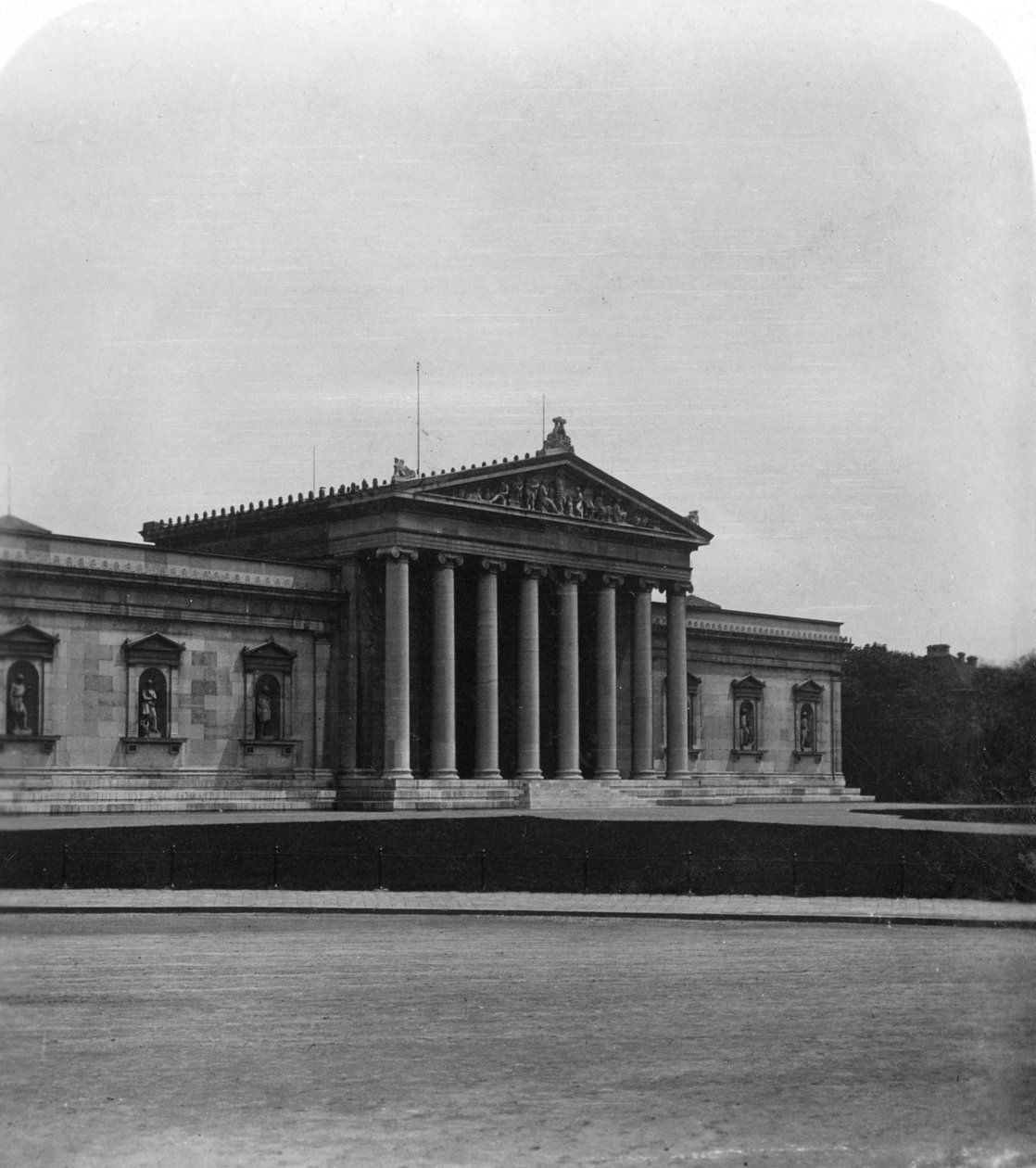 The Glyptothek ، ميونيخ ، ألمانيا ، القرن التاسع عشر الميلادي. بواسطة ورتهل وأولاده