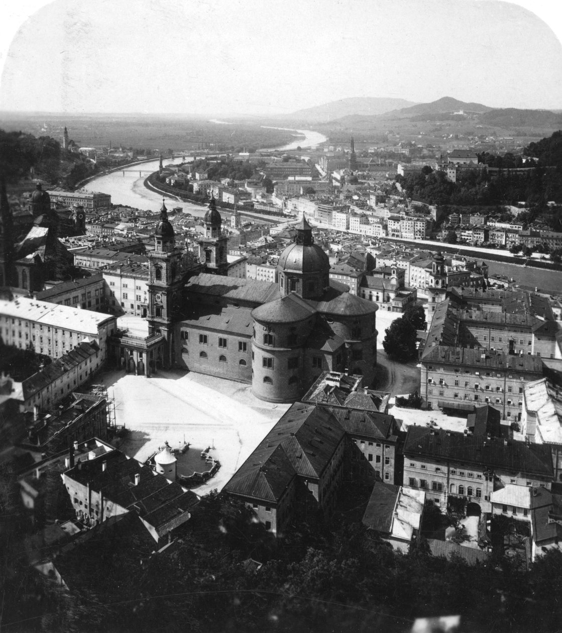 منظر لسالزبورغ من قلعة Hohensalzburg ، سالزبورغ ، النمسا ، c1900 بواسطة ورتهل وأولاده