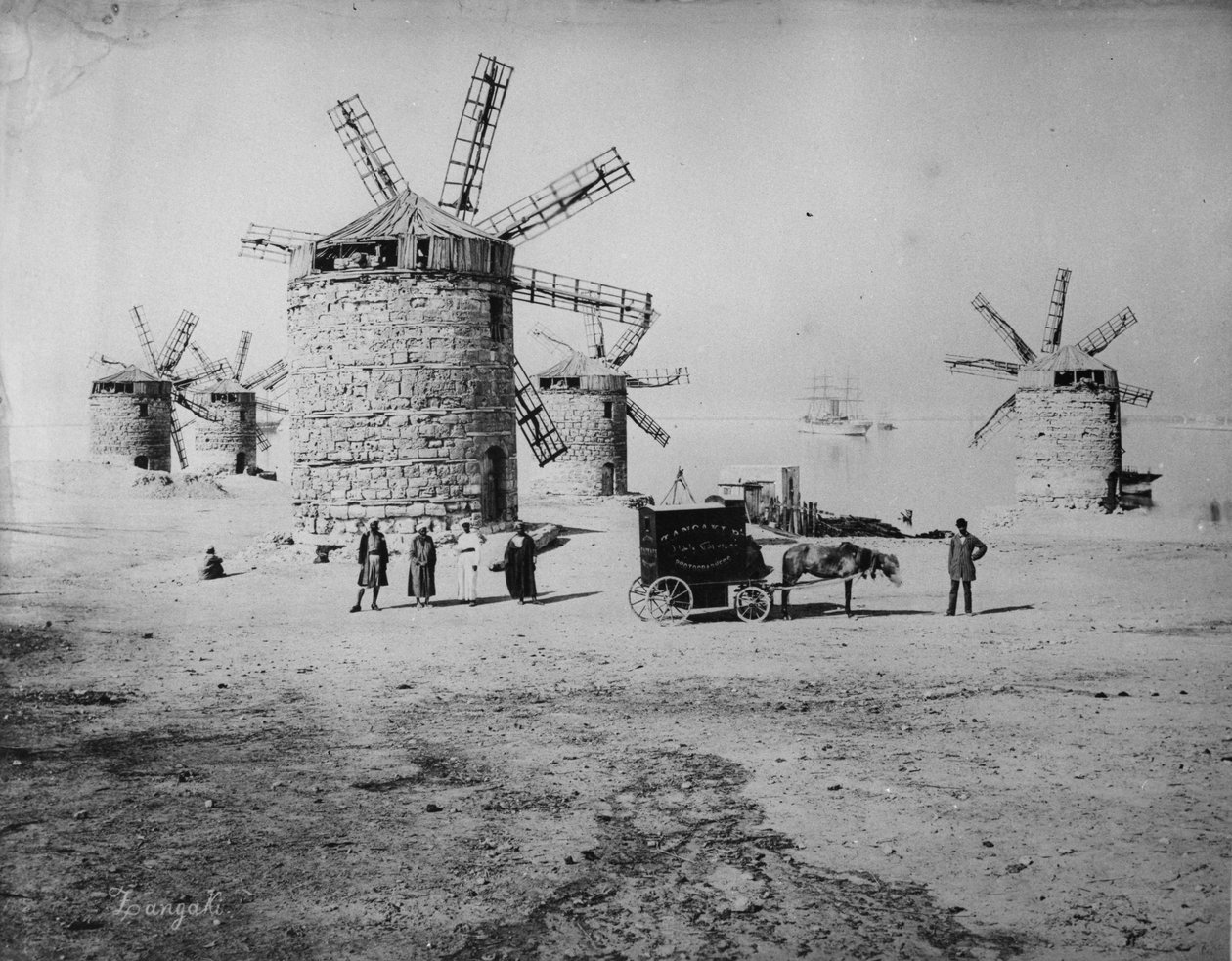 المصور زانغاكي وغرفته المظلمة المتنقلة ، 1880 بواسطة Zangaki Brothers