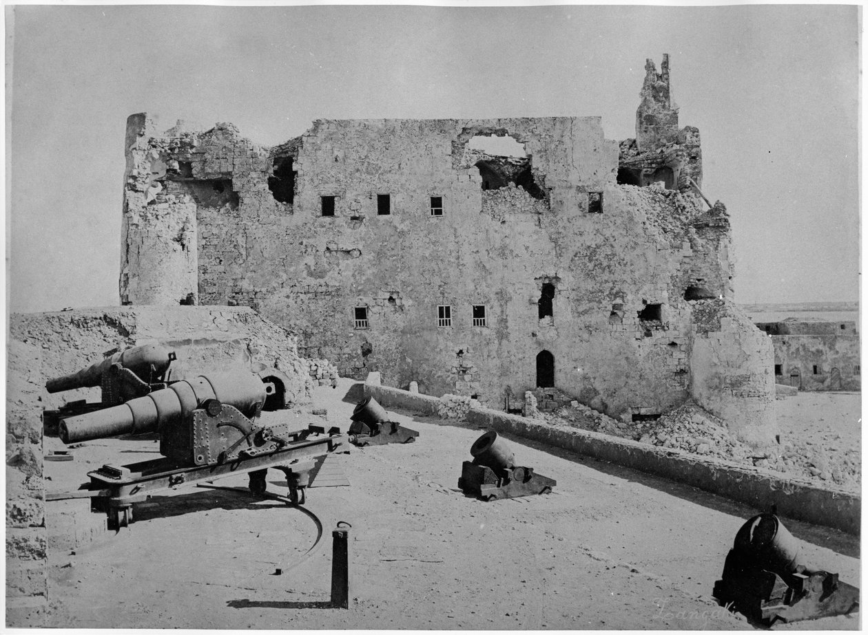 حصن قايتباي بعد قصف الإسكندرية عام 1882 بواسطة Zangaki Brothers
