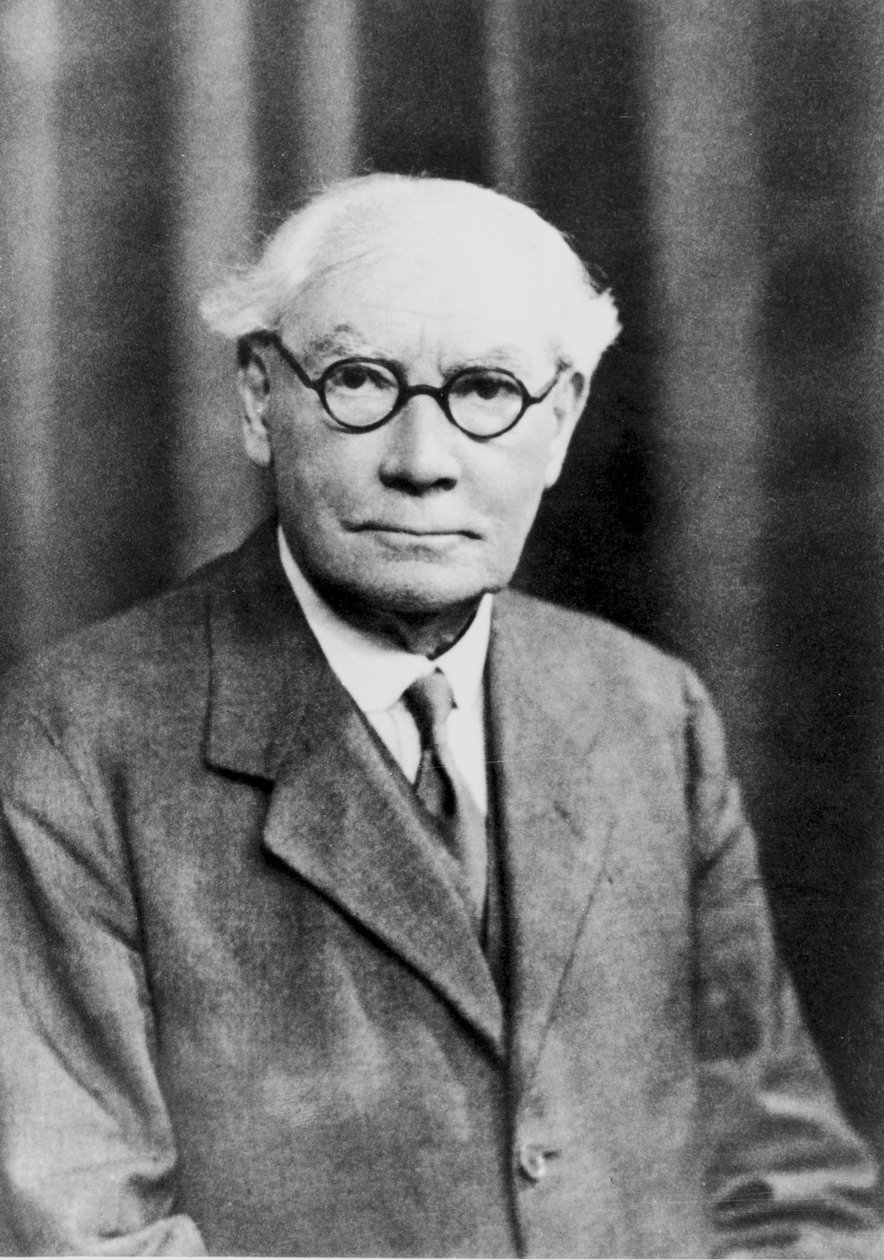 Bernard Dyer, English agricultural chemist, c 1930s بواسطة فريدريك (المرتبط ب) بارنارد