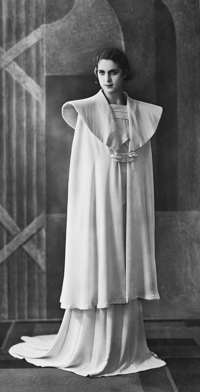 Competition models made by "seamstresses" Bologna: dress awarded in the Fascist House of Bologna بواسطة المدرسة الكندية