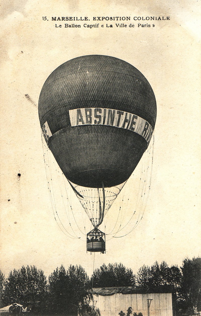 Hot air balloon advertising Absinthe Rivoire بواسطة فريدريك (المرتبط ب) بارنارد