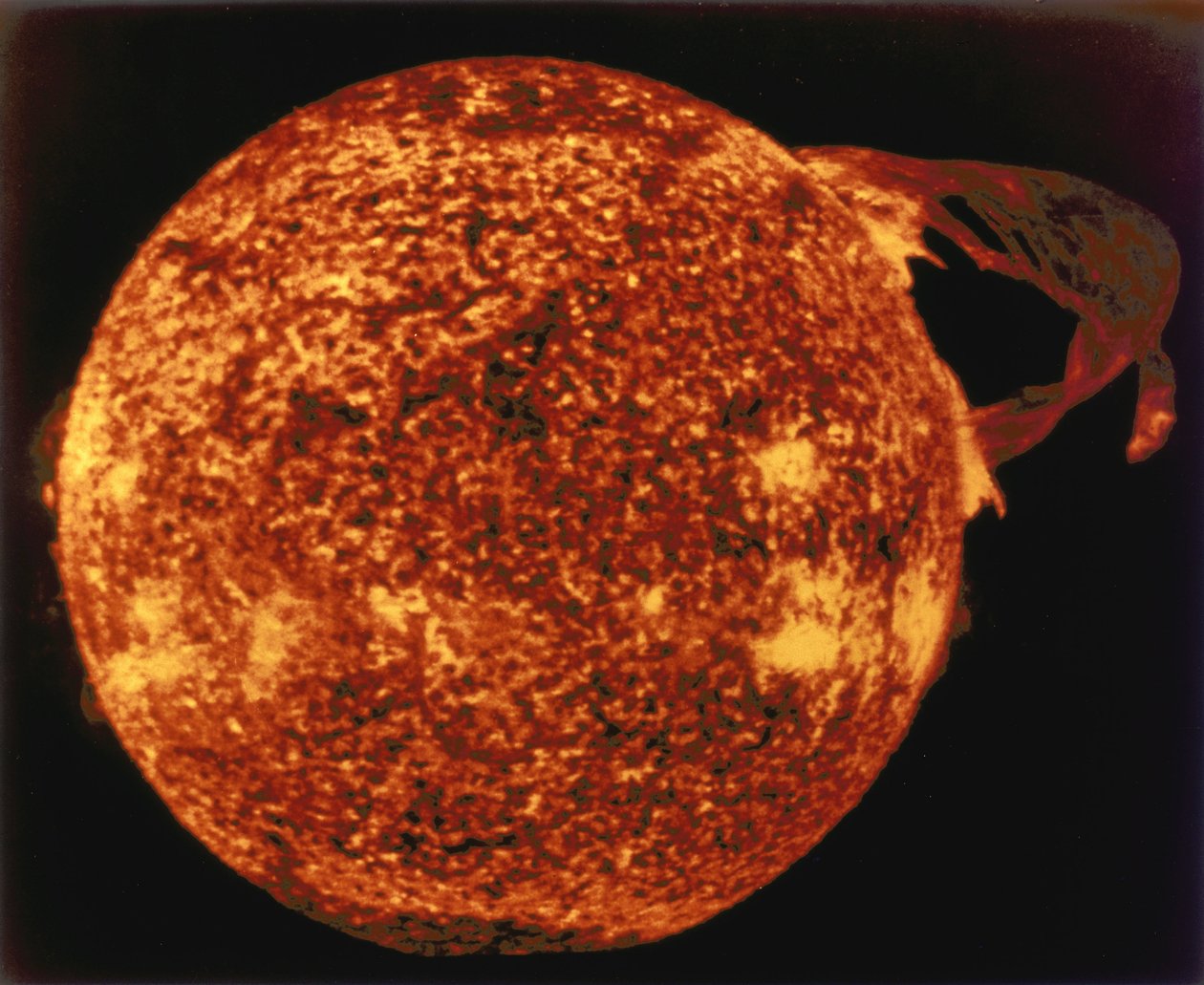Large solar flare seen in extreme ultraviolet light بواسطة المدرسة الكندية