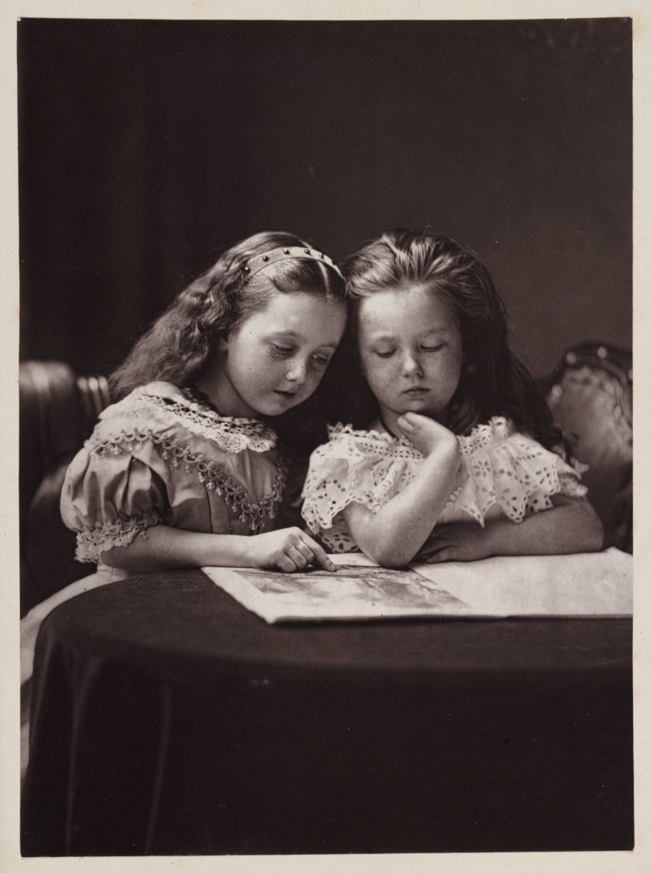Maud and Ethel May Robinson, c بواسطة فريدريك (المرتبط ب) بارنارد