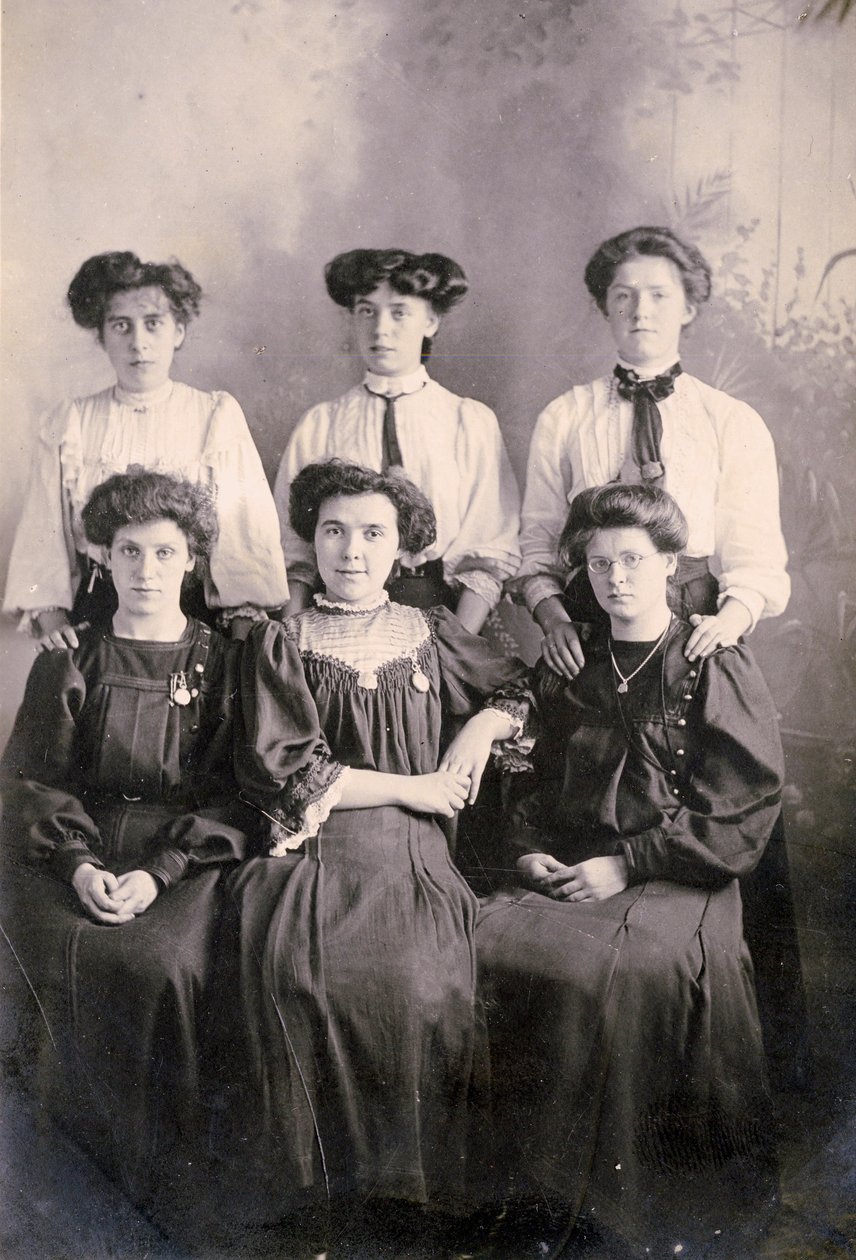 الموظفون المحليون في عقار ريفي ، حوالي 1898 (صورة) بواسطة . .