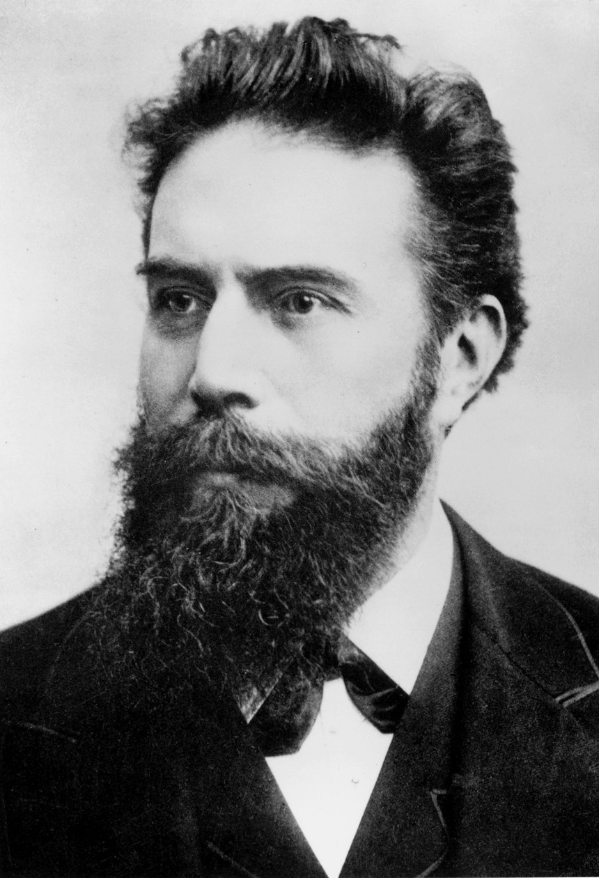 Wilhelm Conrad Roentgen, German physicist, c 1890 بواسطة فرديناند جورج والدمولر