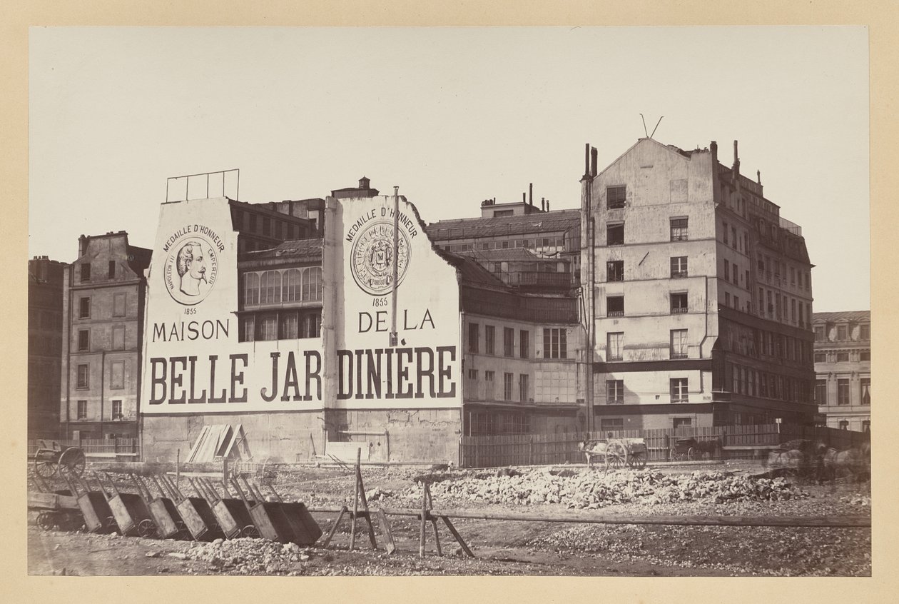 La Belle Jardinière: المتجر الموجود في شارع لا سيتي أثناء هدمه ، باريس بواسطة ينسب إلى تشارلز مارفيل