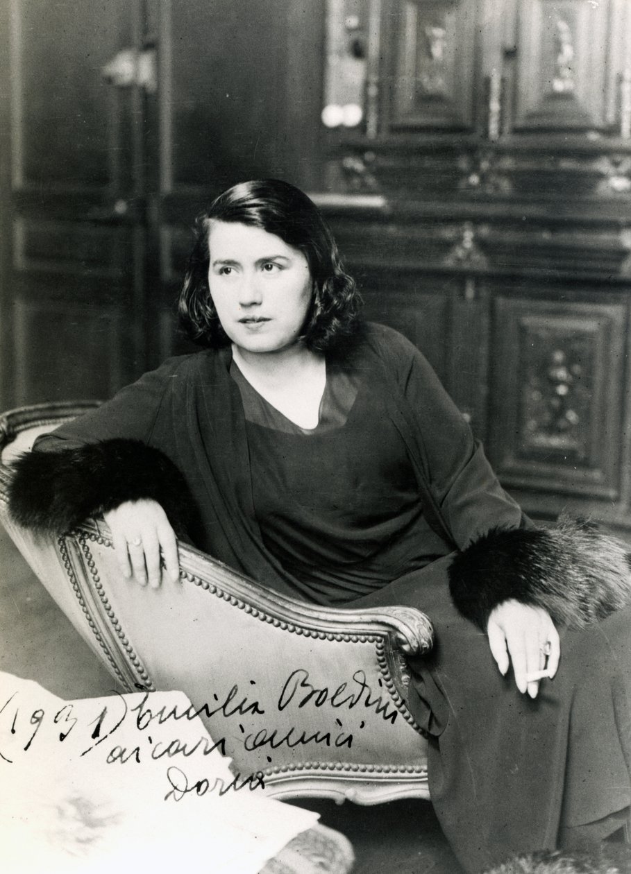 Emilia Cardona Boldini in Paris in 1931, wife of Giovanni Boldini (1842-1931) (b/w photo) بواسطة أو Magno Cesare Magni