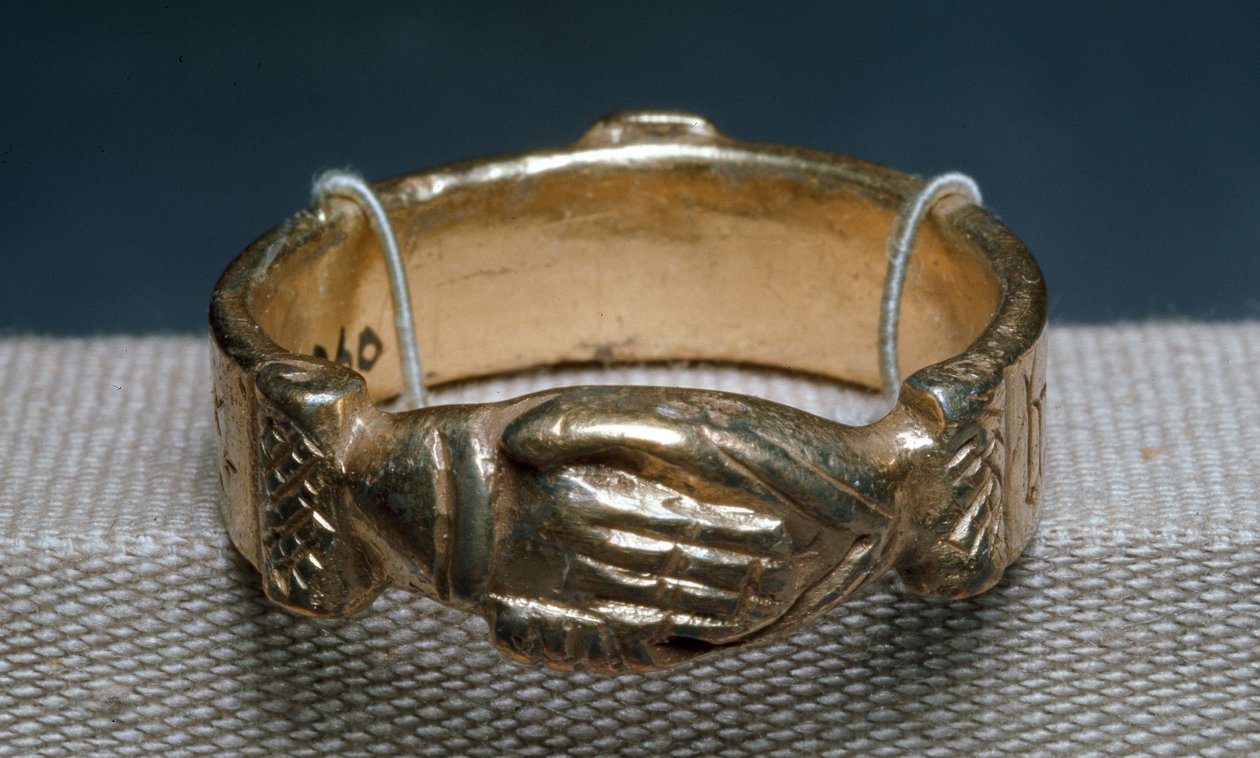 Wedding Alliance. From Scotland. 15th century. London, Victoria and Albert Museum بواسطة المدرسة الاسكتلندية