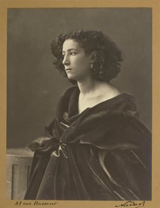صورة لسارة برنهارد في عام 1864 بواسطة نادر بواسطة نادار