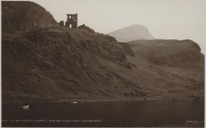 كنيسة القديس أنتوني ومقعد آرثر ، إدنبرة (صورة b / w) بواسطة (بعد) مصور انكليزي
