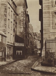 شارع Saint-Christophe في عام 1865 ، مأخوذ من شارع de la Cite (صورة بالأبيض والأسود) بواسطة (بعد) مصور فرنسي