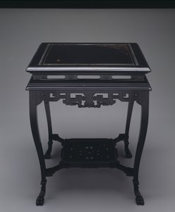 طاولة حوالي 1880 (خشب وترصيع) بواسطة A. and H. Lejambre