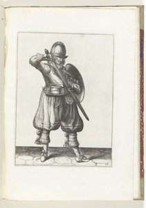 التمرين بالدرع والرمح: الجندي يغلف سيفه (رقم 24) ، 1618 The Nassausche Wapen-Handelinge، van Schilt، Spies، Rappier Ende Targe: يصور بالشكل ، ويظهر بعد الترتيب الجديد [لـ] (...) موريتس فان بواسطة آدم فان برين