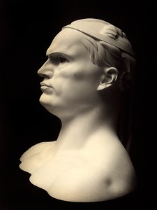 Bust depicting the portrait of Benito Mussolini, work by Adolfo Wildt (b/w photo) بواسطة أدولفو وايلد