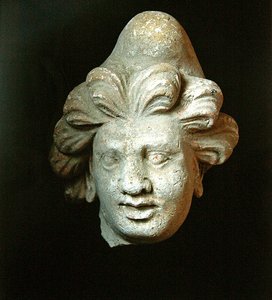 رأس رجل يرتدي قبعة Phrygian بواسطة المدرسة الأفغانية