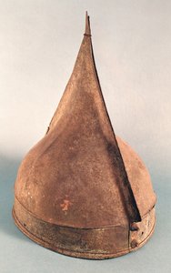 خوذة من Bernieres d'Ailly ، كالفادوس ، حوالي 800-700 قبل الميلاد (برونزية) بواسطة العمر البرونزي