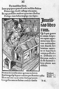 سافانت في مكتبه. إنه يرتدي زوج من النظارات. Xylography of Durer ، das narrenschiff بواسطة سيباستيانو براندت. بواسطة ألبريشت دورر