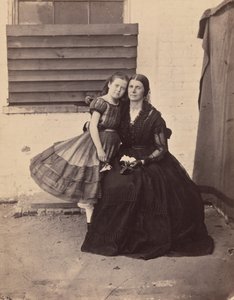 السيدة جرينهاو وابنتها ، مسجونة في مبنى الكابيتول القديم بواشنطن ، 1862. بواسطة الكسندر جاردنر