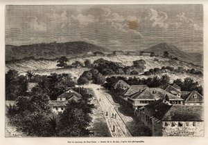 Rue et Barracks de Freetown ، سيراليون ، نقش بعد رسم A. de Bar ، يوضح الرحلة إلى كوت ديفوار ، في عام 1868 ، بواسطة نائب الأدميرال فلوريو دي لانجليس ، نُشر في "Le Tour du monde" 1873 ، تم تحريره بواسطة Edouard Charton ، تحرير Hachette