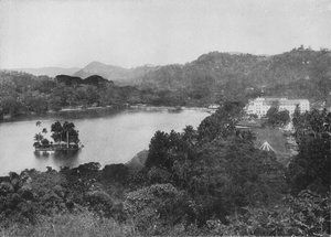 عرض بحيرة كاندي من ليدي هورتونز درايف ، كاندي ، c1890 ، 1910 بواسطة لوحة ألفريد ويليام أماندوس