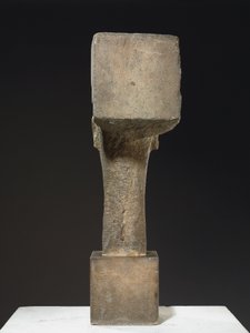 الرأس ، حوالي 1910-12 (الحجر الجيري) بواسطة أميديو موديجلياني