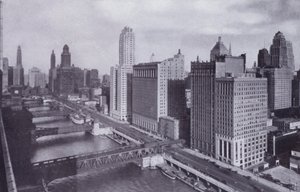 شيكاغو: Wacker Drive و Chicago River Bridges (b / w photo) بواسطة المصور الأمريكي (بعد)