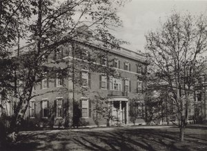 جامعة هارفارد: سكن الرئيس لويل (b / w photo) بواسطة المصور الأمريكي (بعد)