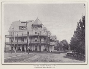 جيمستاون ، نيويورك: Pickard House ، Bemus Point (b / w photo) بواسطة المصور الأمريكي (بعد)