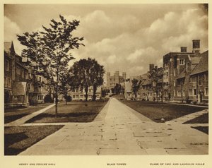جامعة برينستون: Henry and Foulke Hall؛ برج بلير فئة 1901 وقاعات لافلين (صورة بالأبيض والأسود) بواسطة المصور الأمريكي (بعد)