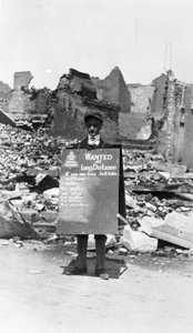 Call Boy for Telephone Company في أعقاب عاصفة جالفستون ، 1900 بواسطة مصور أمريكي