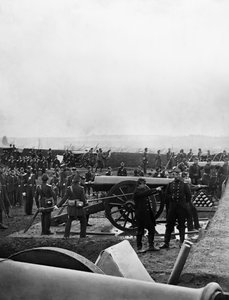 العقيد تايلر والمدفعية الثقيلة الأولى في ولاية كونيتيكت في فورت ريتشاردسون ، أواخر عام 1861 بواسطة American Photographer
