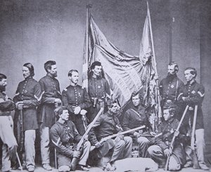 Colour party of the 7th Illinois Infantry (b/w photo) بواسطة مصور أمريكي