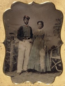 رجل الإطفاء والعروس ، حوالي عام 1860 (من نوع ربع لوحة ملون ، ملون يدويًا مع إبرازات مذهبة ، جلد) بواسطة مصور أمريكي