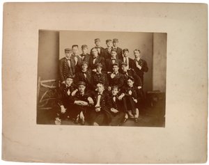 Hagers Class of 61 19 in number، c.1870 (بني داكن) بواسطة مصور أمريكي