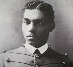 هنري أوسيان فليبر (1856-1940) أول خريج أسود من أكاديمية ويست بوينت العسكرية (صورة بالأبيض والأسود) بواسطة مصور أمريكي