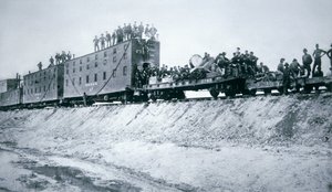 Railroad Construction Crews بواسطة مصور أمريكي