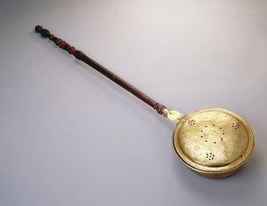 وعاء تسخين ، على الأرجح من بوسطن ، 1780-90 (نحاس وقيقب أو خشب البتولا)